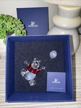 Swarovski RARE Winnie The Pooh NIB